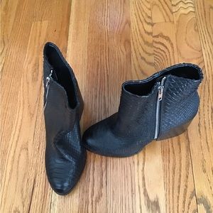 Steve Madden Black Croc Embossed Booties, Sz. 8